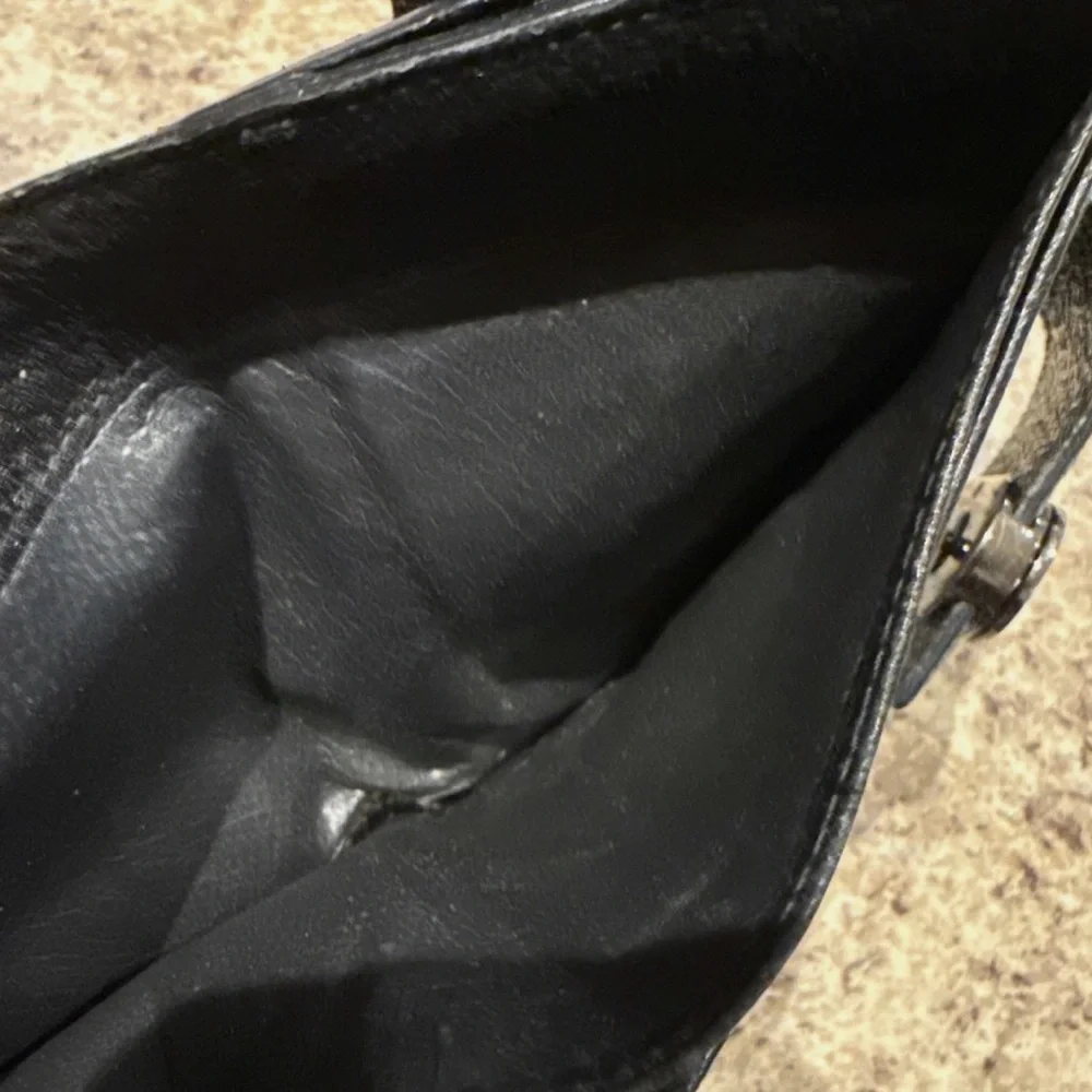 Vintage Gucci Men's Black Wallet with Silver Buckle